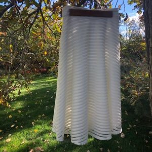 White midi silhouette nyc skirt